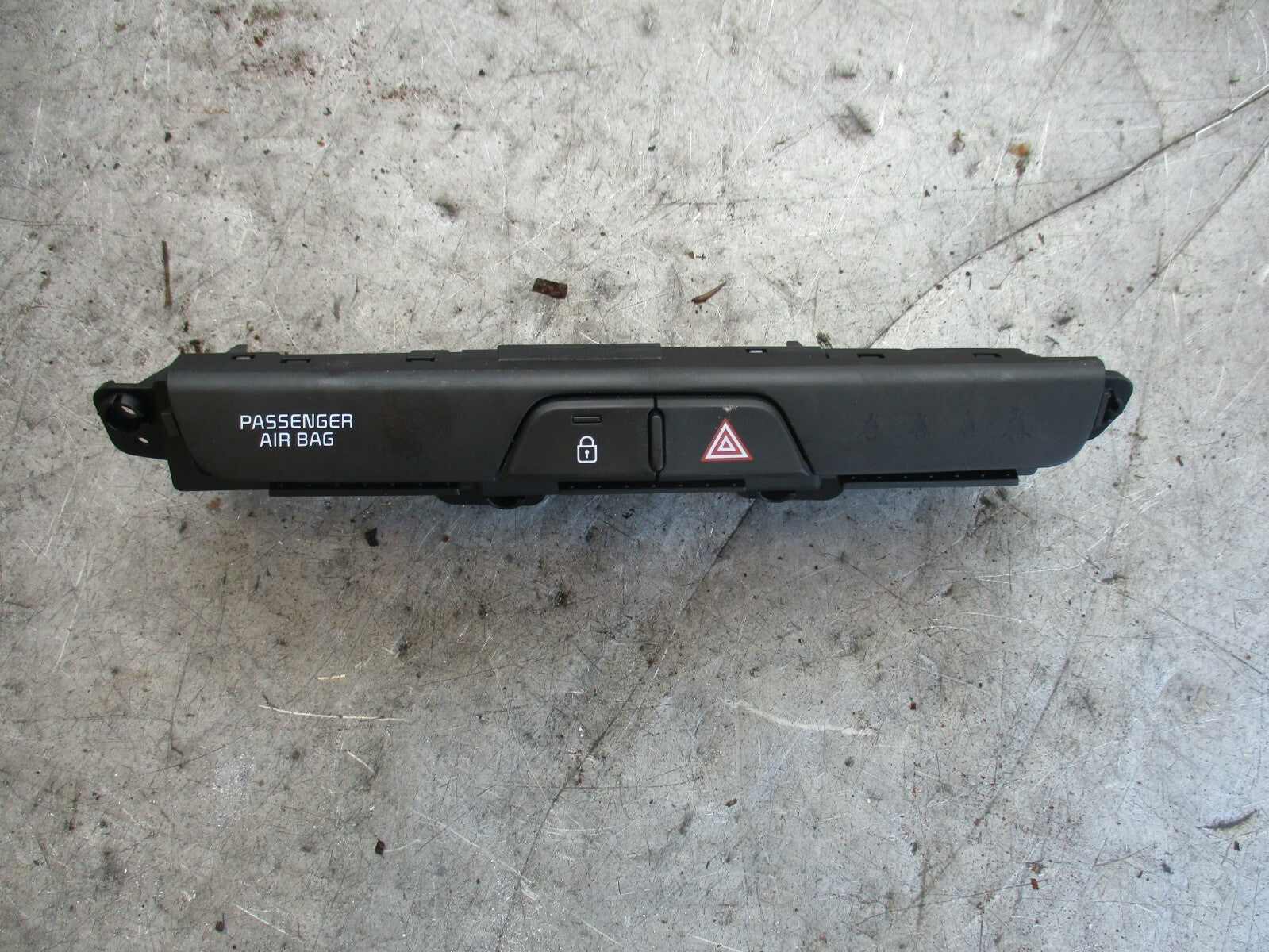 KIA RIO YB (MK4) HAZARD SWITCH & TRIM