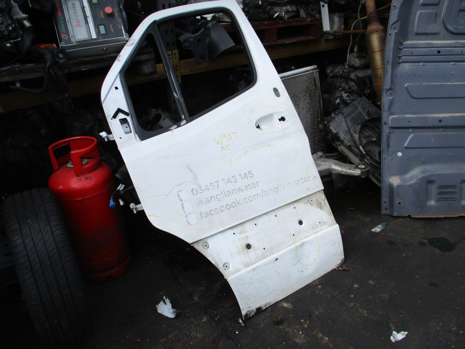 2020 MERCEDES BENZ SPRINTER W907 NSF PASSENGER SIDE FRONT BARE DOOR WHITE