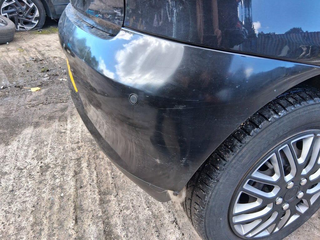 2011 VW VOLKSWAGEN FOX 3 DOOR COMPLETE REAR BUMPER WITH PDC SENSORS BLACK