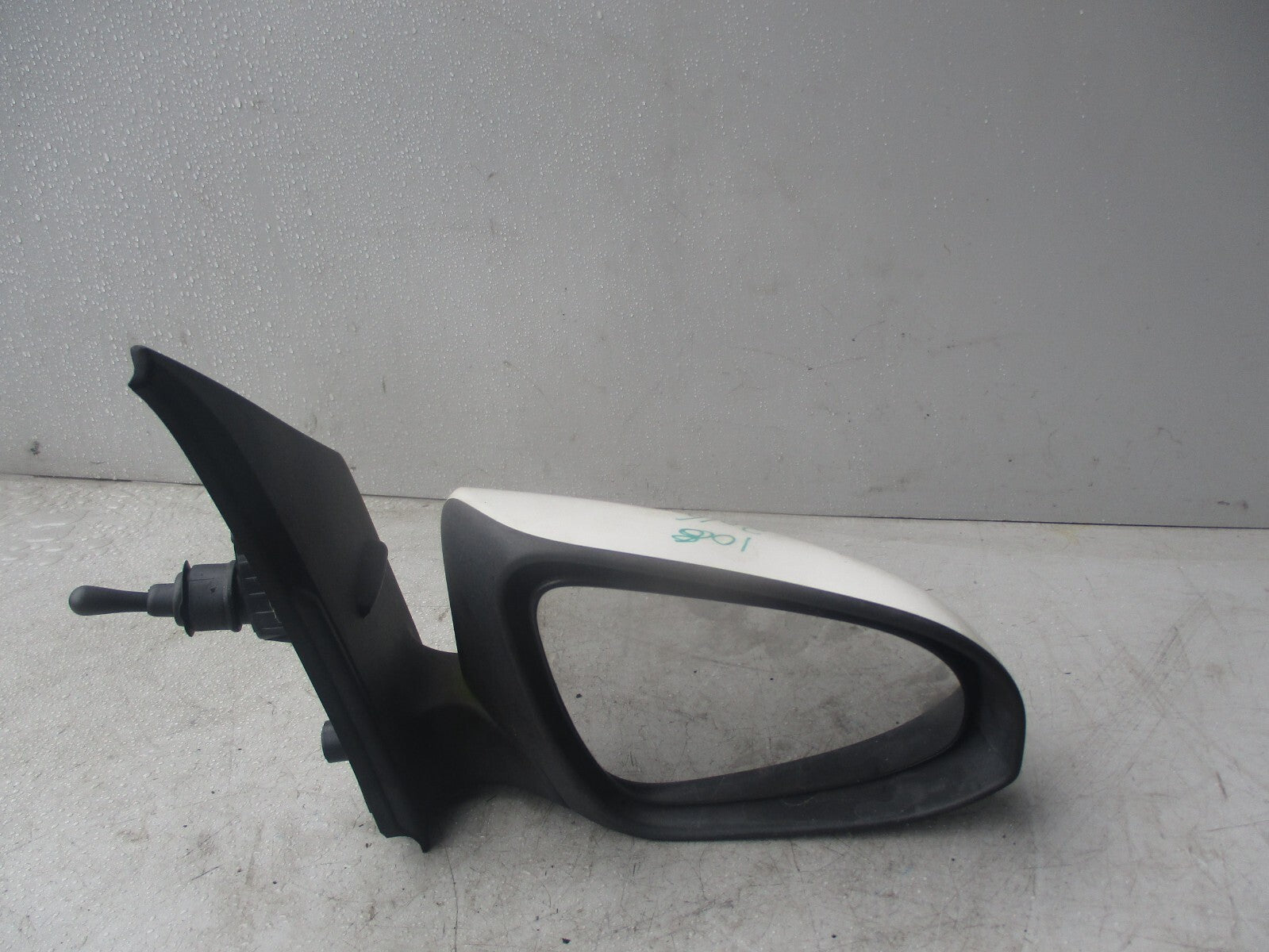 PEUGEOT 108 2016 OSF DRIVER SIDE FRONT MANUAL WING MIRROR WHITE