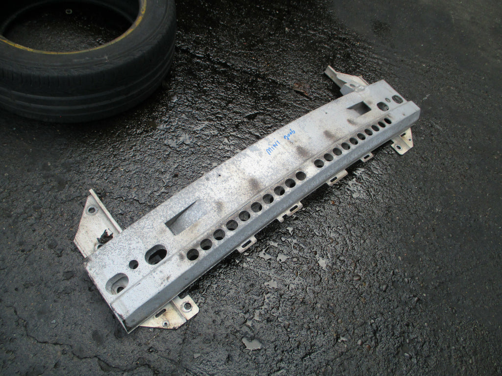 BMW MINI COOPER R50 2006 1.6 PETROL FRONT BUMPER REINFORCEMENT BAR