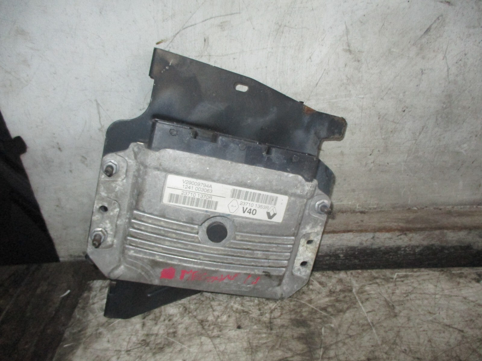 RENAULT MEGANE MK3 2010 1.6 PETROL ECU ENGINE CONTROL MODULE 237101353R