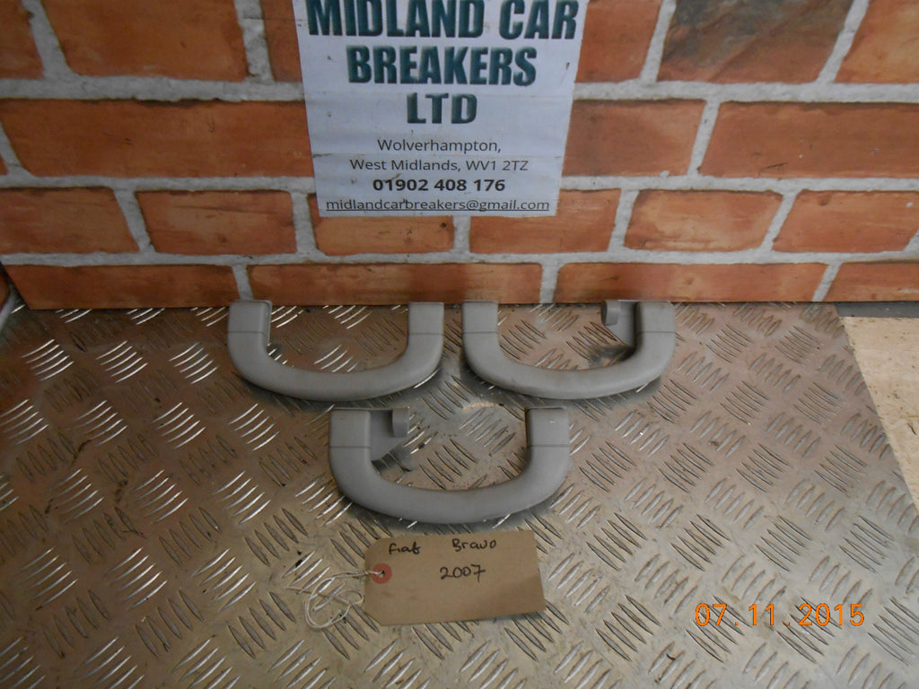 FIAT BRAVO MK2 2007 3 X INTERIOR ROOF GRAB HANDLES IN GREY