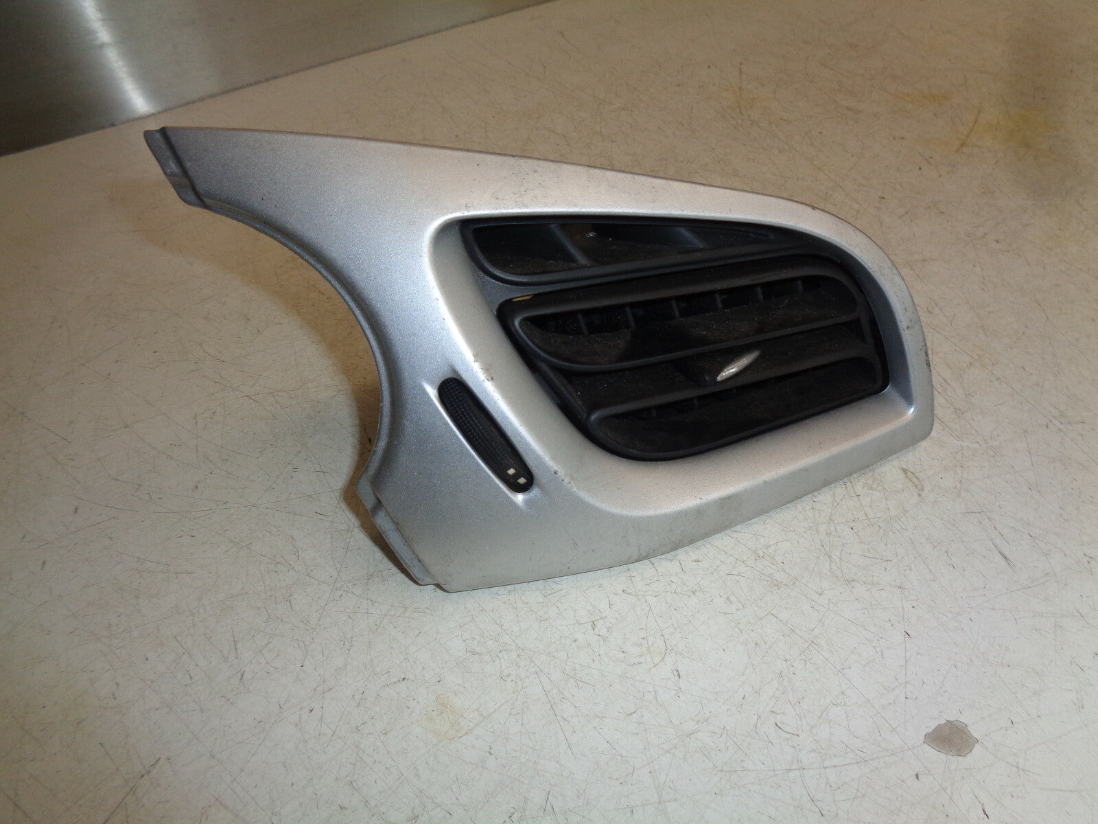 CITROEN C3 MK2 2010 OS DRIVER SIDE DASHBOARD AIR VENT