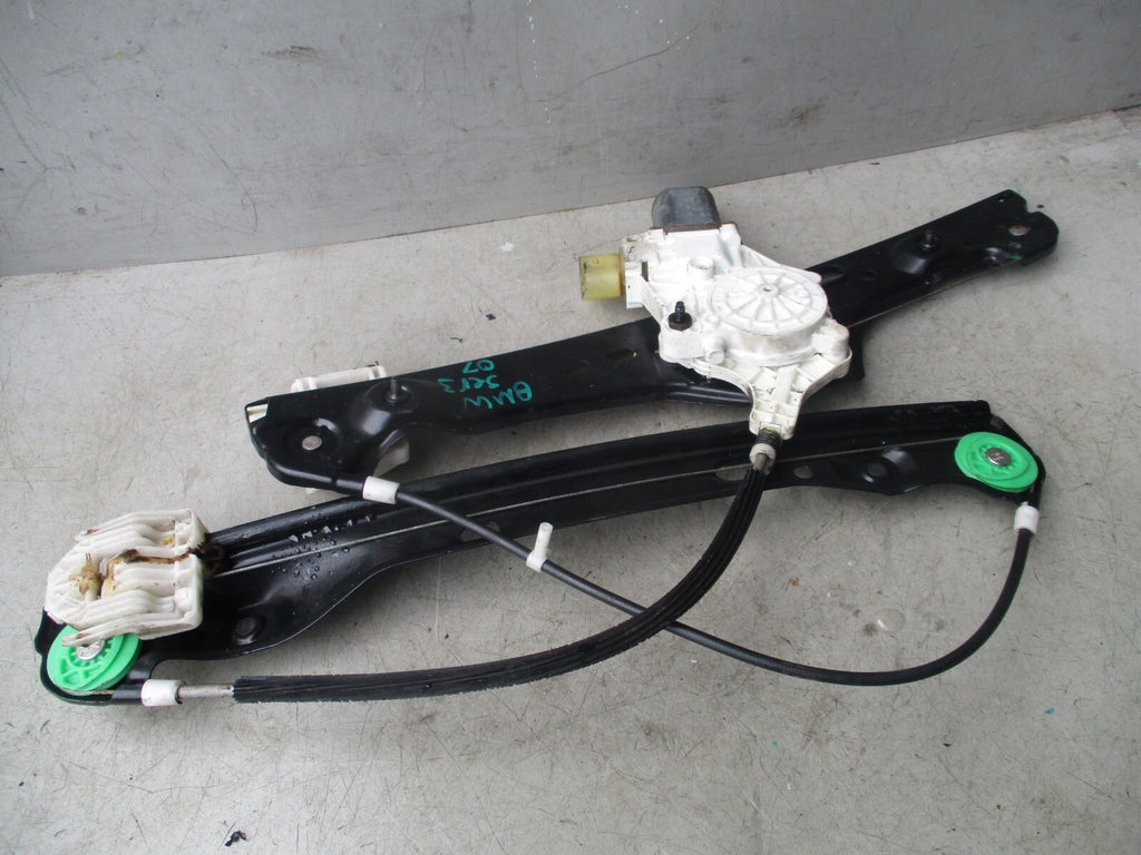 2007 BMW 3 SERIES E90 NSF PASSENGER SIDE FRONT WINDOW MOTOR REGULATOR