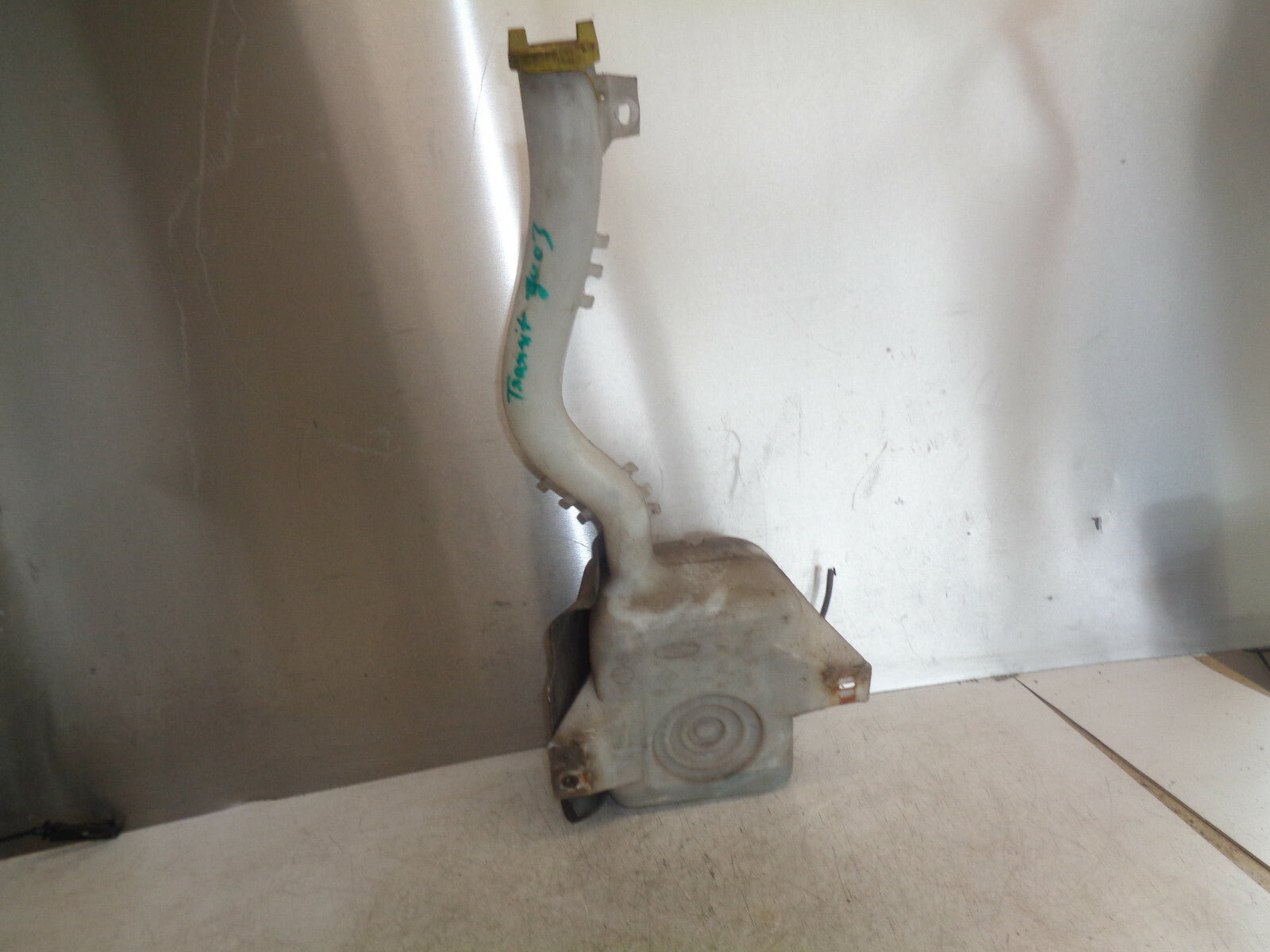 FORD TRANSIT 2003 MK6 FRONT WINDSCREEN WASHER BOTTLE RESERVOIR YC1513D018AA