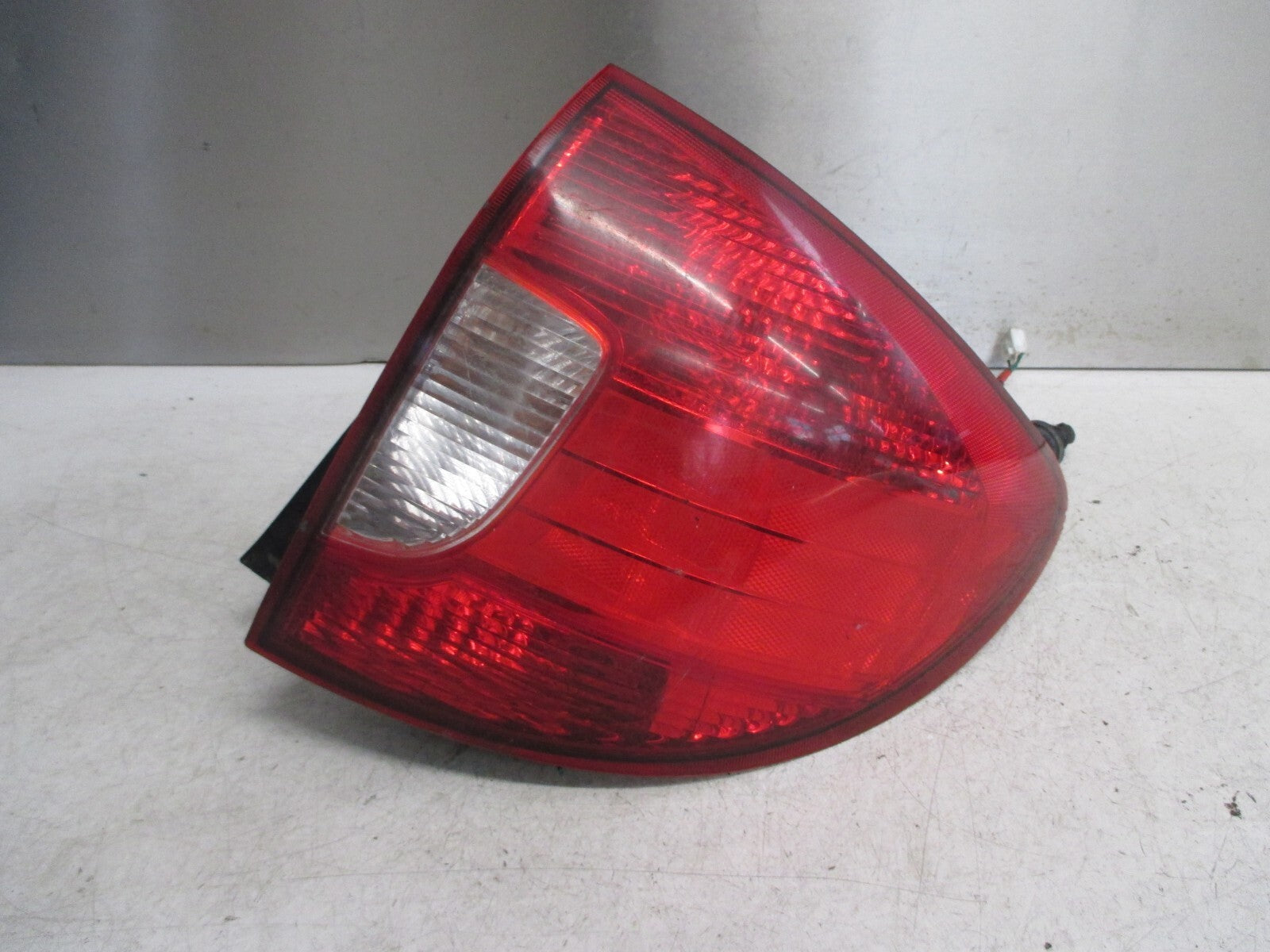 KIA RIO MK1 2003 OSR DRIVER SIDE REAR LIGHT TAIL LAMP TAILLIGHT