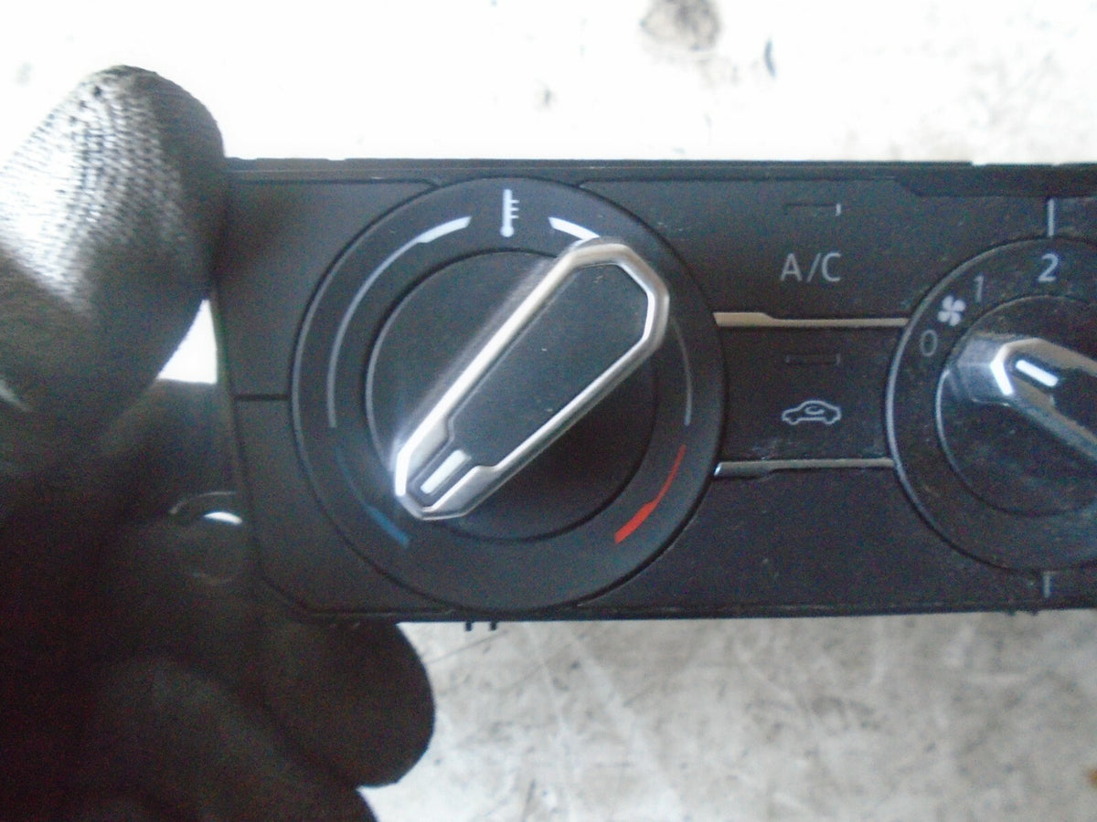 VOLKSWAGEN POLO 2019 MK6 AW CLIMATE CONTROL PANEL HEATER SWITCHES 2G2820045D