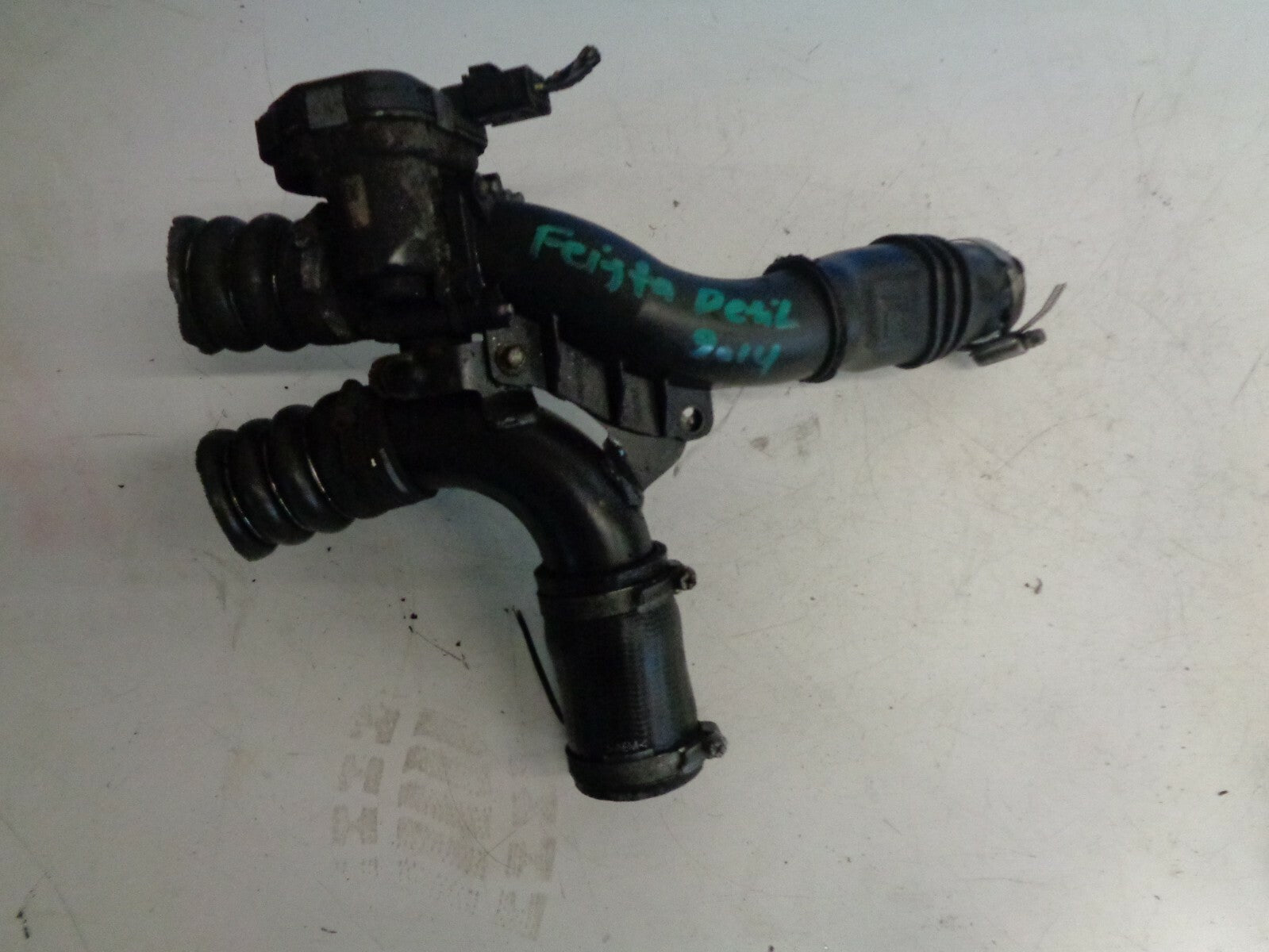 FORD FIESTA MK7 2014 DIESEL THROTTLE BODY AIR INTAKE PLASTIC PIPE 9673534480