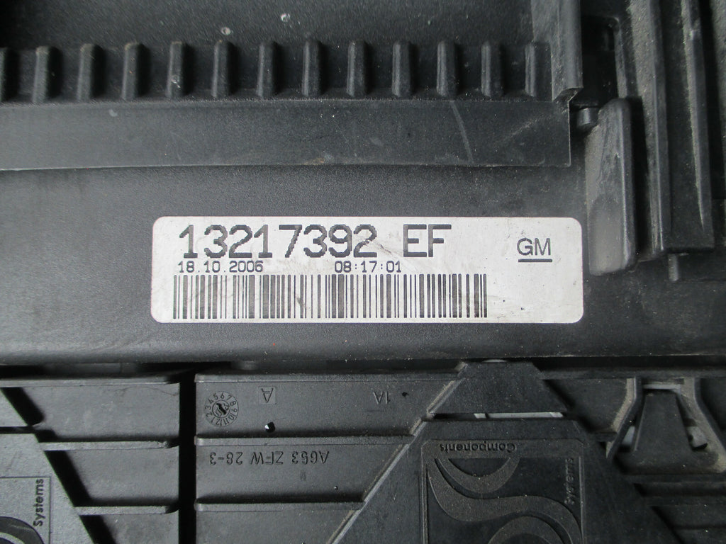 VAUXHALL CORSA D 1.4 PETROL UNDER BONNET RELAY FUSE BOX 13217392