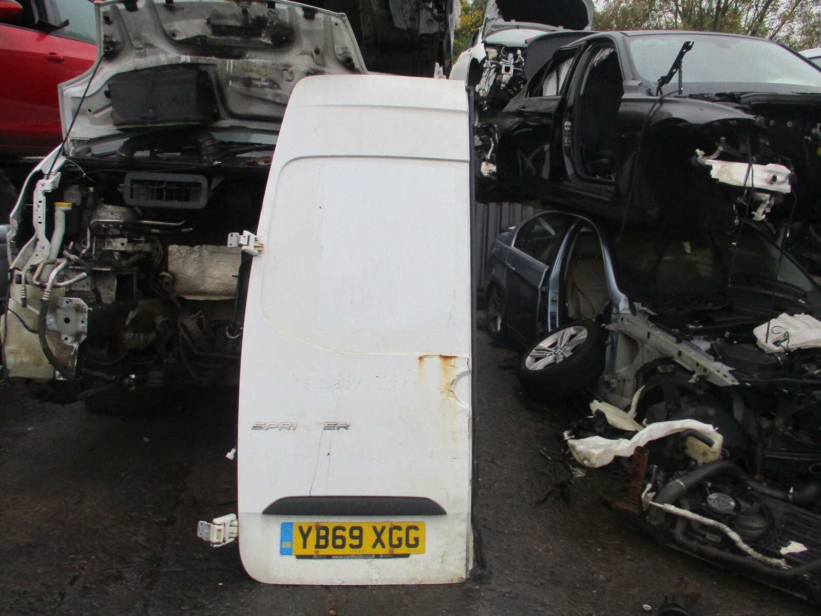 2019 MERCEDES BENZ SPRINTER W907 NSR PASSENGER SIDE REAR DOOR WHITE HAS DENTS
