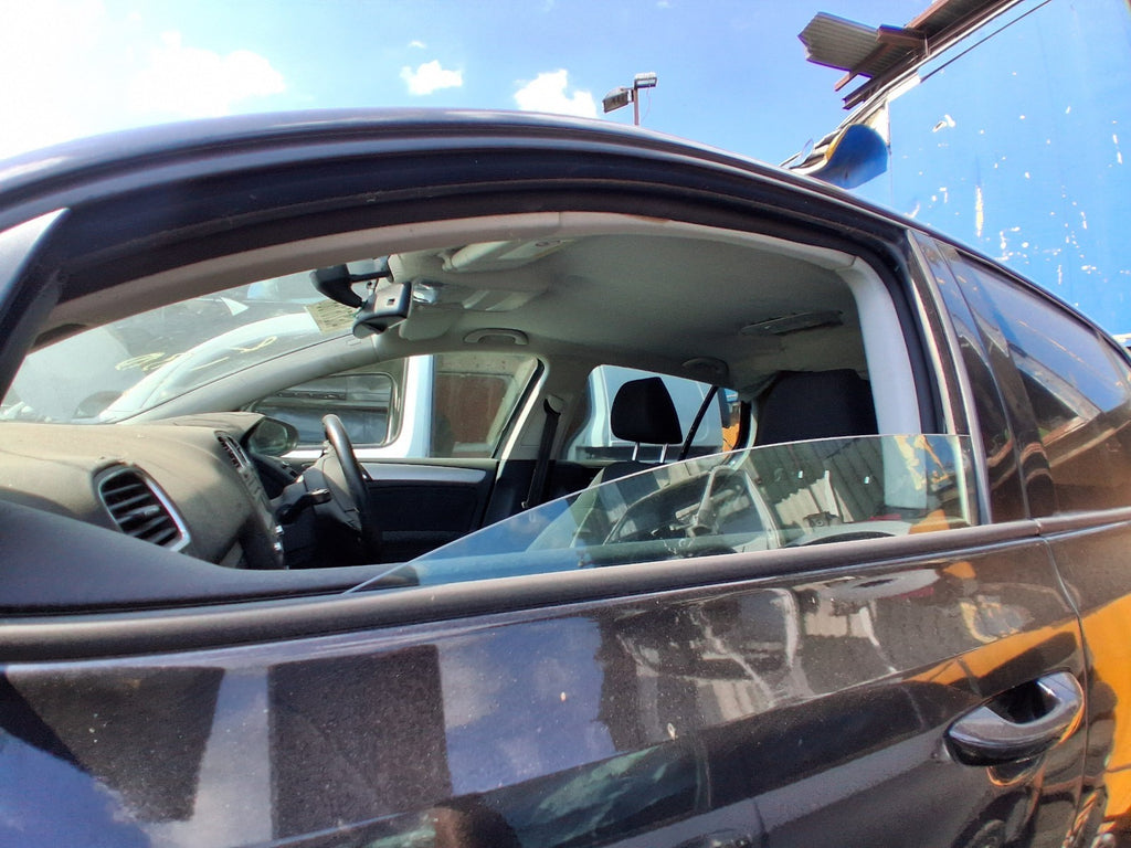 2012 VW VOLKSWAGEN GOLF MK6 NSF PASSENGER SIDE FRONT DOOR WINDOW GLASS