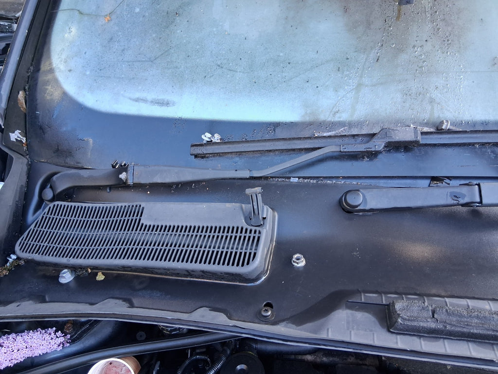 2009 FORD KUGA MK1 2.0 DIESEL FRONT WINDSCREEN WIPER MOTOR AND LINKAGES