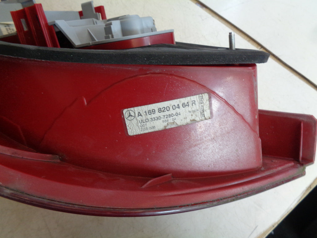 MERCEDES BENZ A CLASS W169 OSR DRIVER SIDE REAR TAIL LIGHT A1698200464R