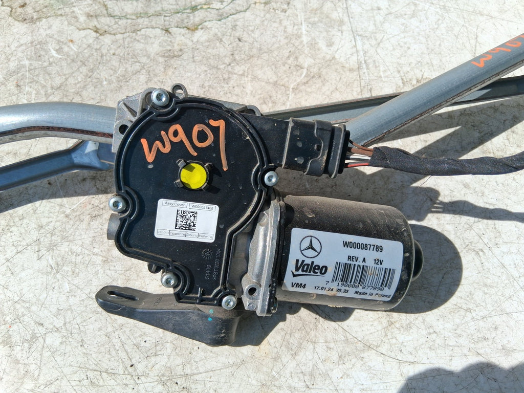 2021 MERCEDES SPRINTER W907 FRONT WIPER MOTOR & LINKAGE W000087789