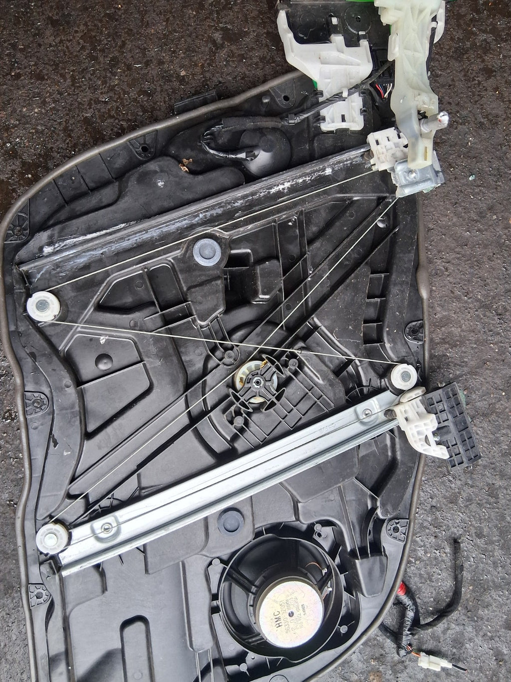 2013 HYUNDAI I40 OSF DRIVER SIDE FRONT RIGHT WINDOW MOTOR REGULATOR