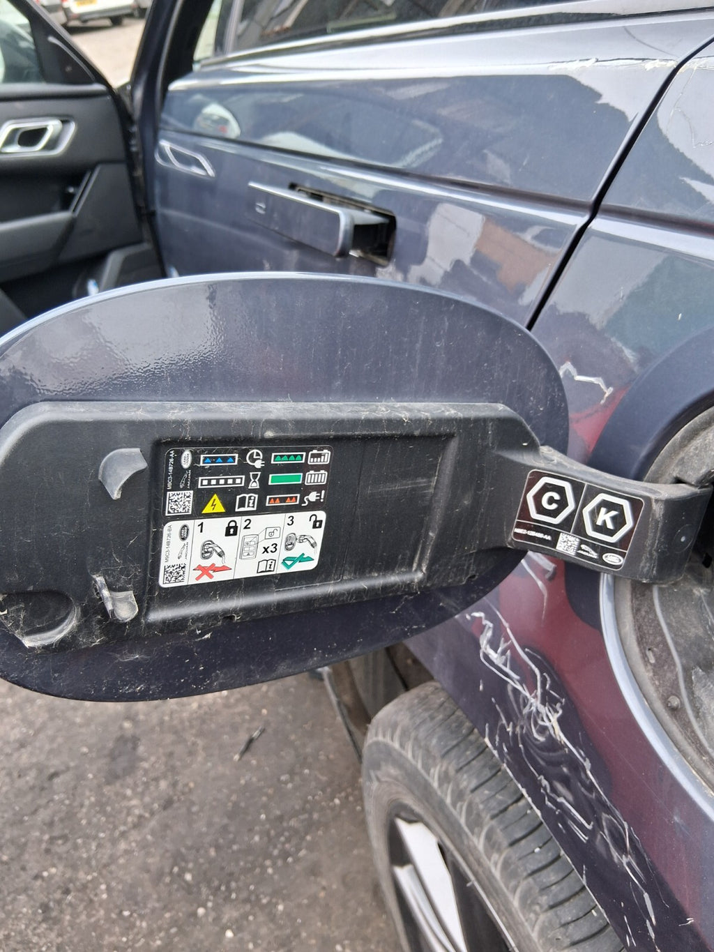 2024 RANGE ROVER VELAR P400e NSR PASSENGER SIDE CHARGING FLAP VARESINE BLUE 1EH