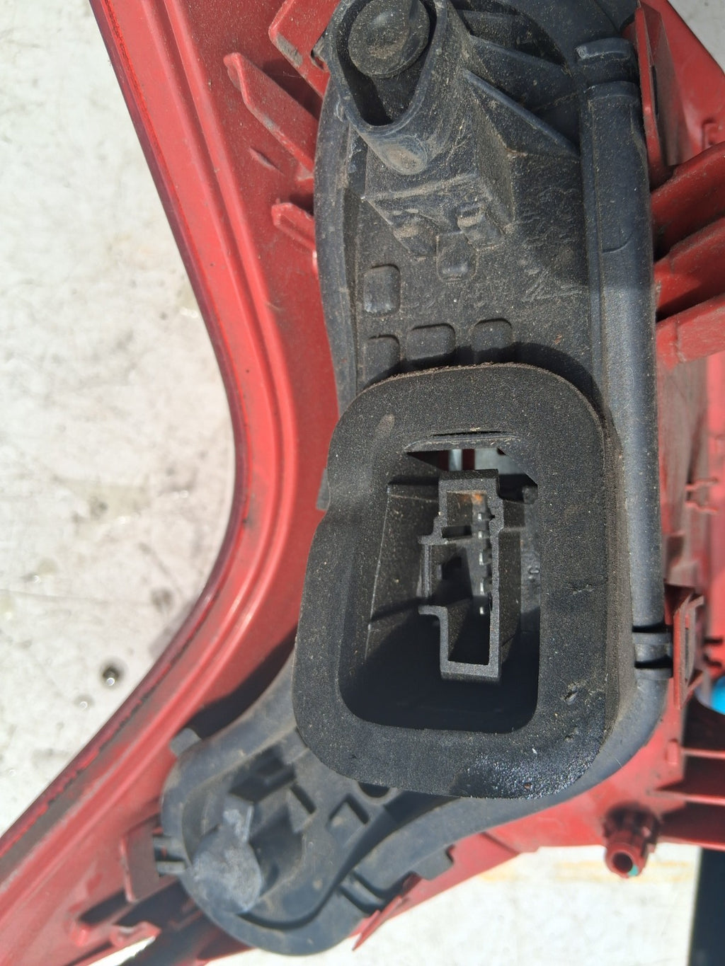 2012 PEUGEOT 3008 OSR DRIVER SIDE REAR OUTER TAIL LIGHT LAMP