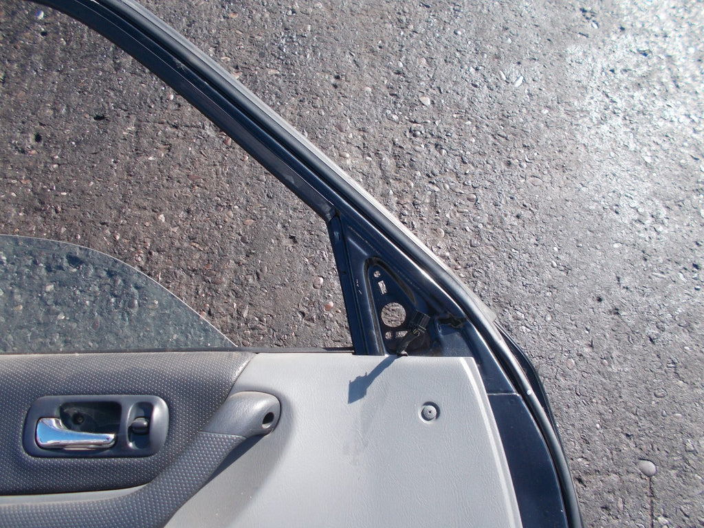 HONDA CRV CR-V MK1 2001 PASSENGER SIDE FRONT DOOR BLACK NEAR SIDE FRONT NSF