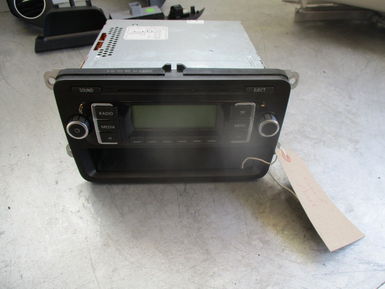 VOLKSWAGEN VW GOLF PLUS MK5 2008 CD PLAYER RADIO HEAD UNIT STEREO 5M0035156A