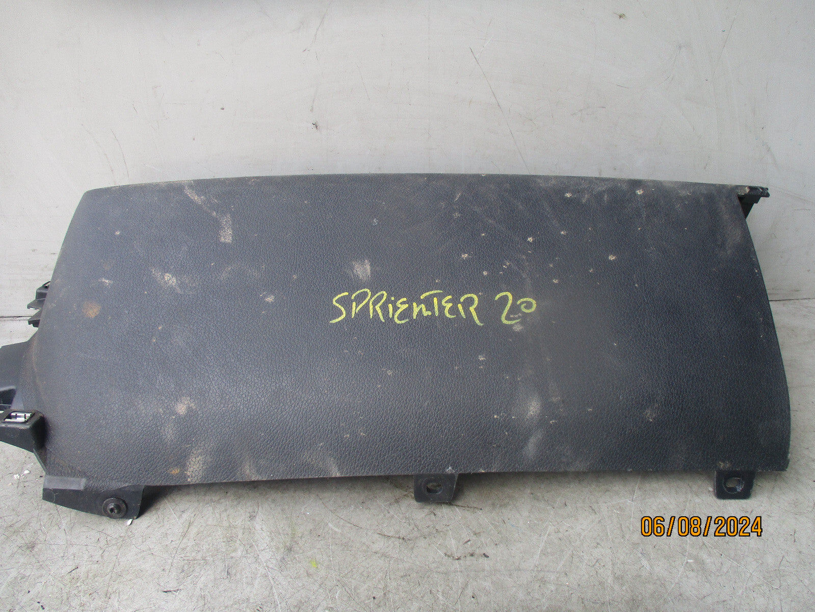 2020 MERCEDES BENZ SPRINTER W907 DASHBOARD STORAGE POCKET TRAY A9106802800