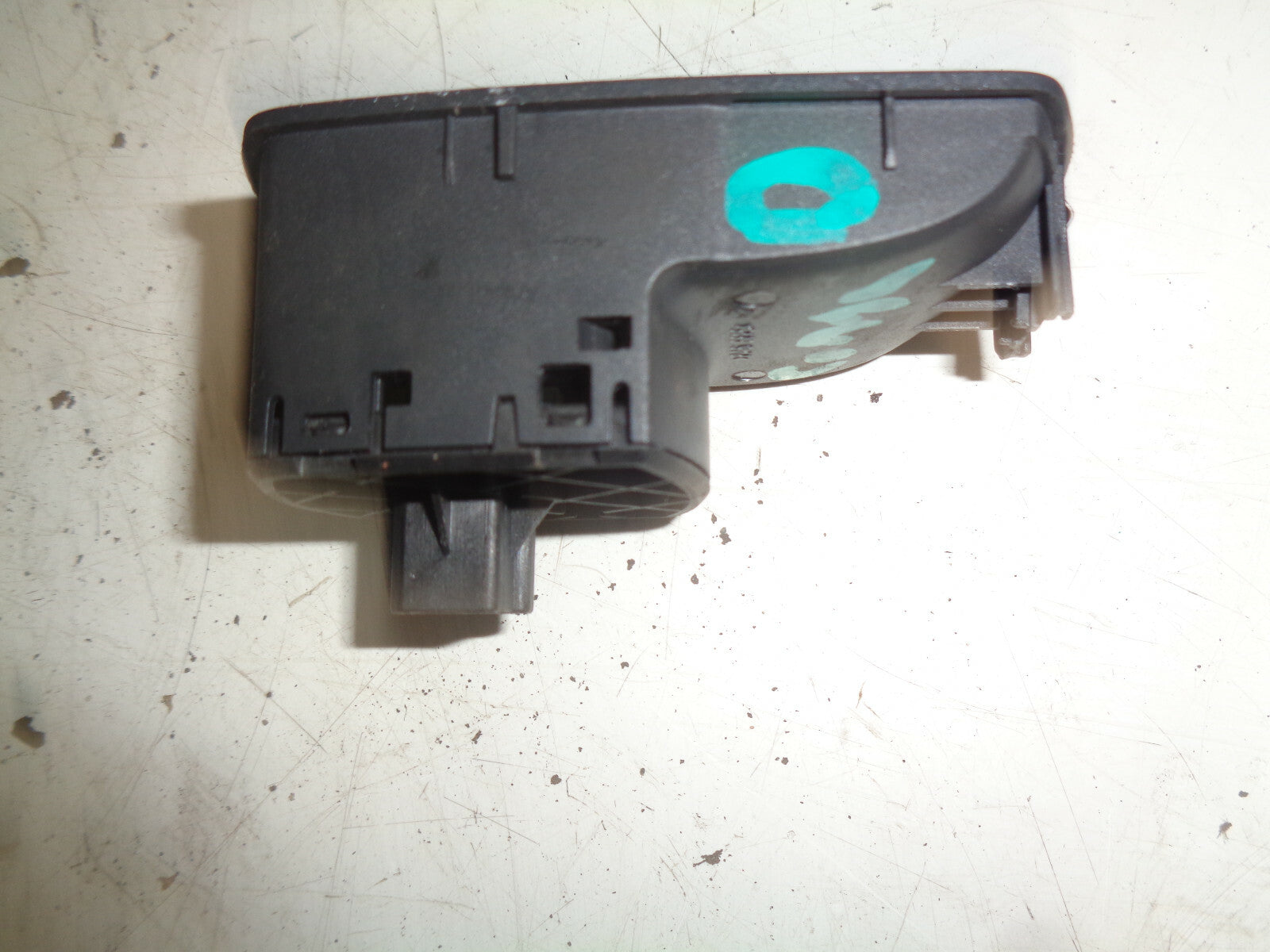 VAUXHALL CORSA D 2007 NSF PASSENGER SIDE FRONT ELECTRIC WINDOW SWITCH 13206806