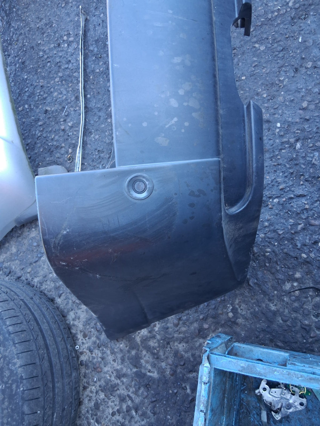 2004 BMW X3 E83 COMPLETE REAR BUMPER WITH PDC SENSORS BLACK