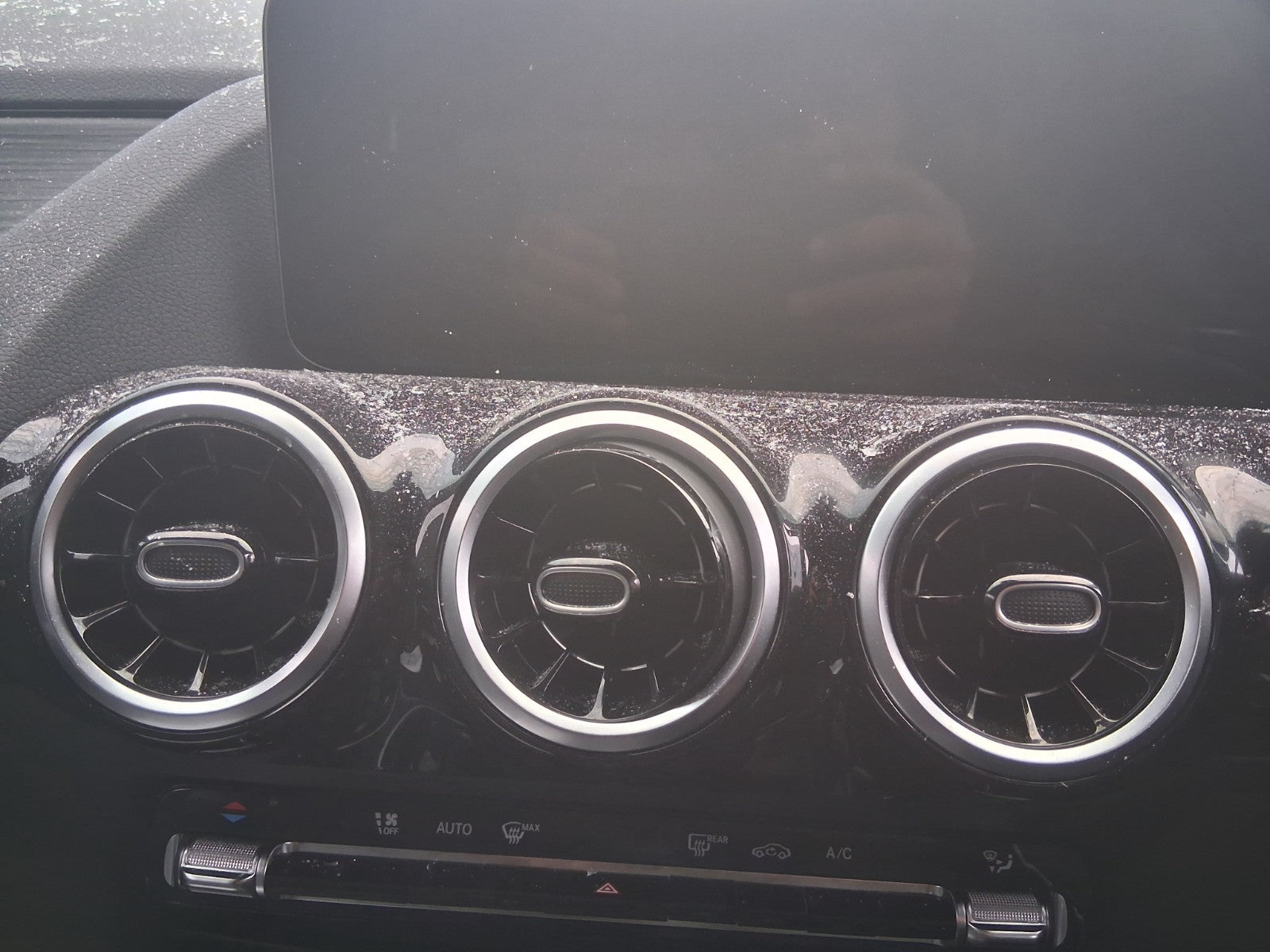 2025 MERCEDES BENZ GLA 180 H247 FRONT DASHBOARD CENTER THREE 3 AIR VENTS TRIM