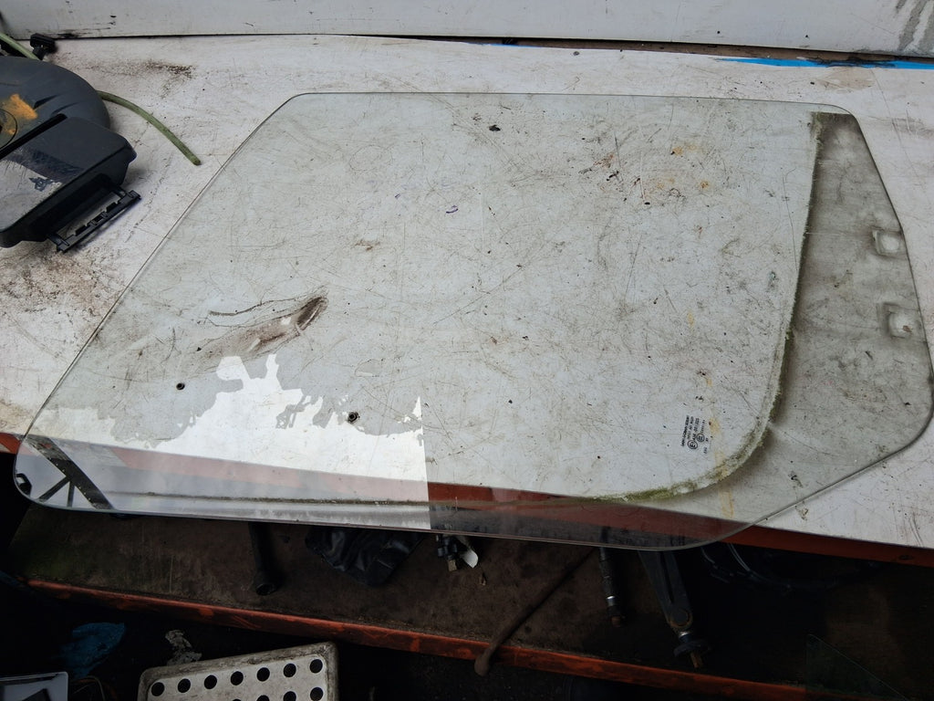 2010 MERCEDES BENZ SPRINTER W906 OSF DRIVER SIDE FRONT RIGHT WINDOW GLASS