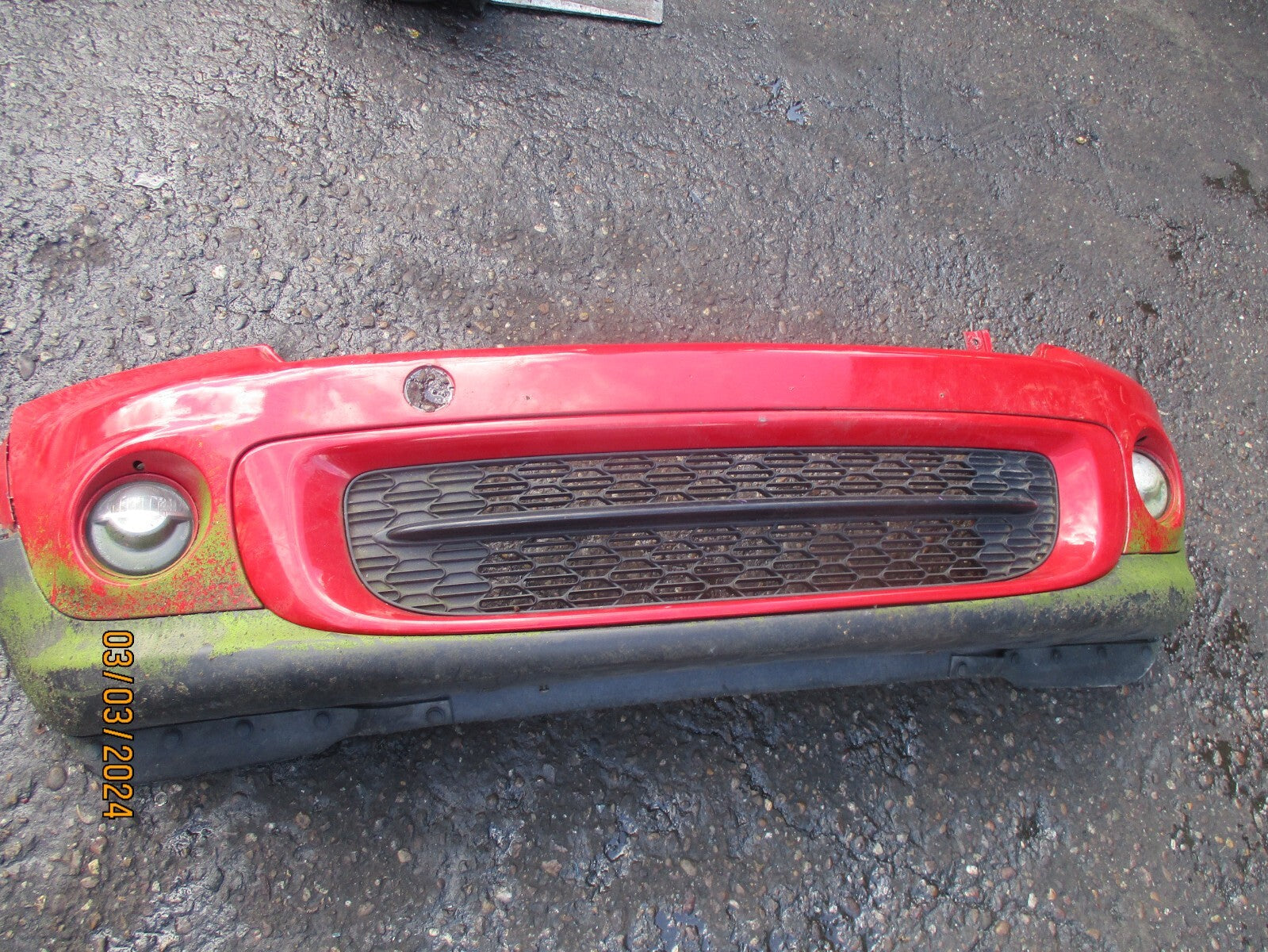 BMW MINI COOPER CLUBMAN 2011 R55 FRONT COMPLETE BUMPER FOG LIGHT RED