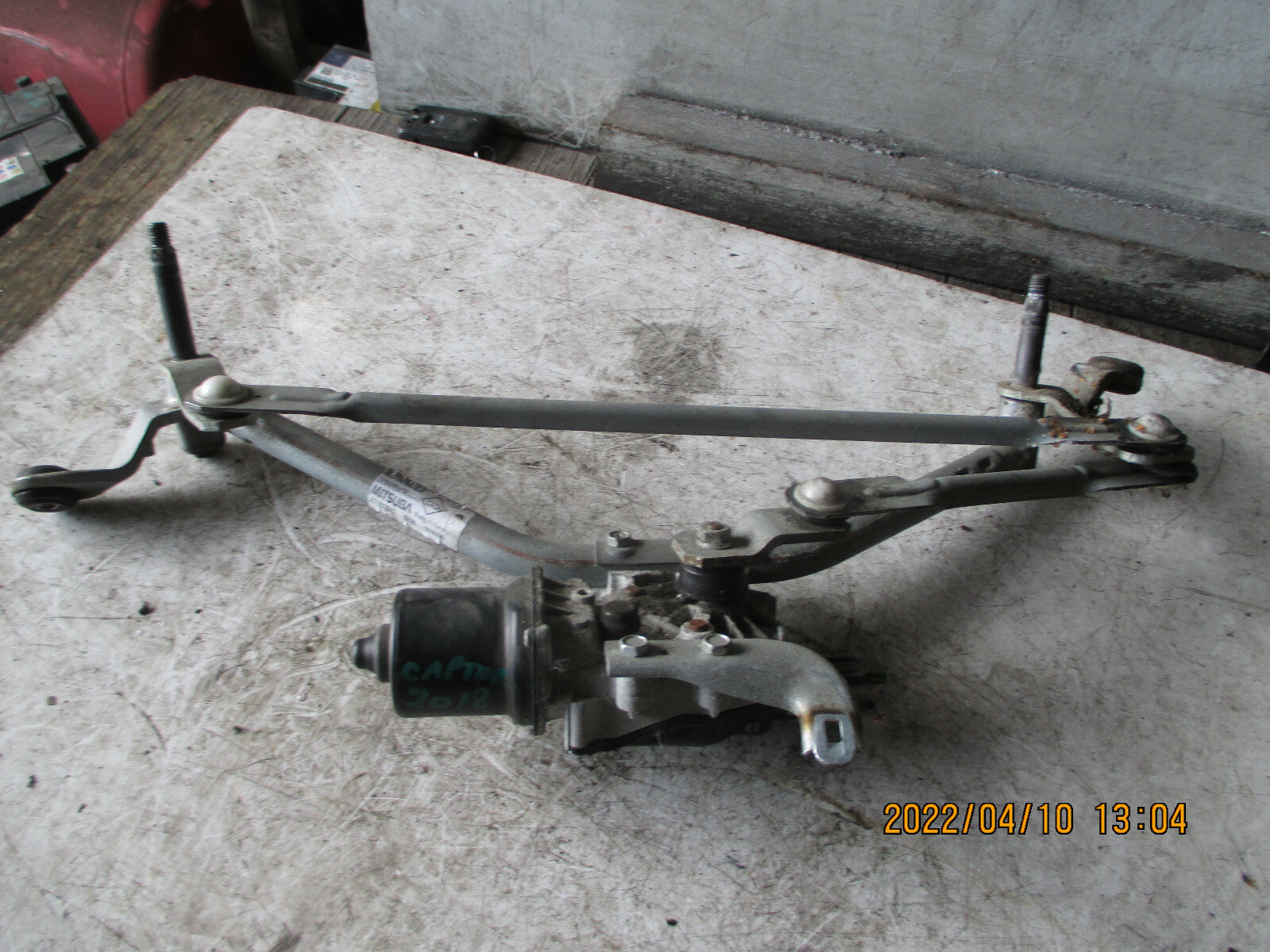 RENAULT CAPTUR 2018 FRONT WINDSCREEN WIPER MOTOR LINKAGE 288005947R