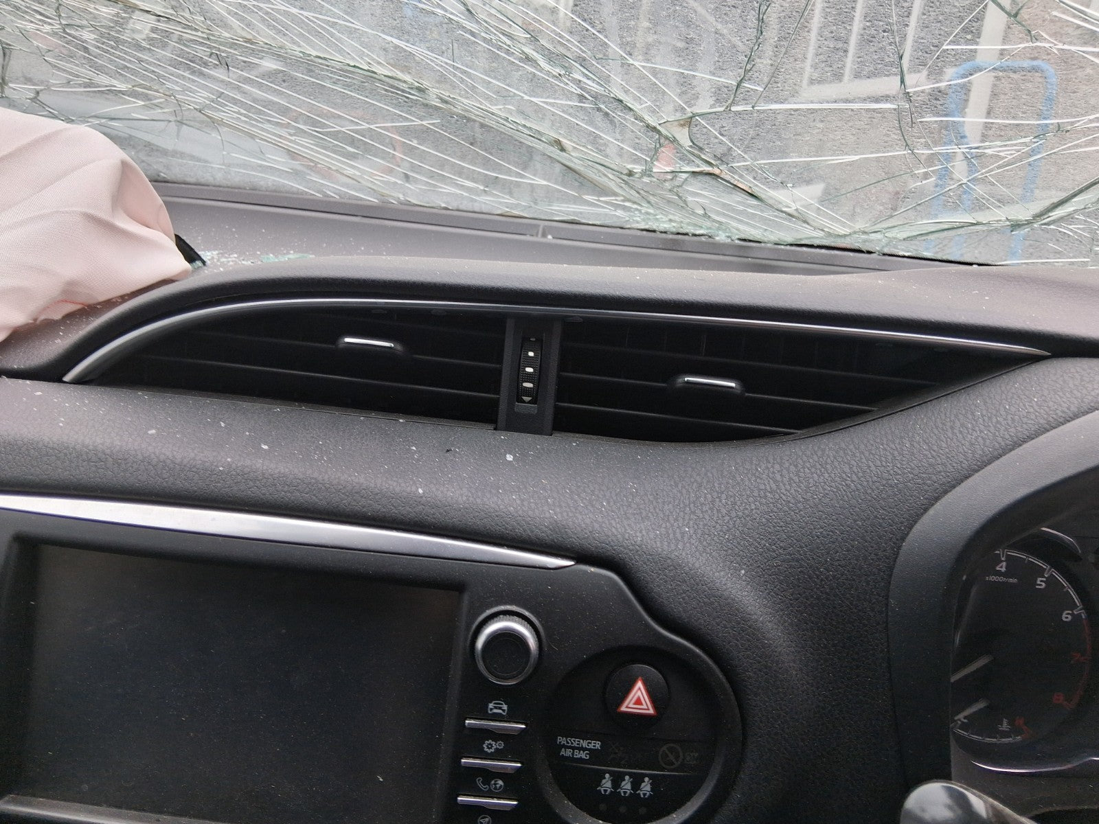 TOYOTA YARIS MK3 2019 CENTRE DASH AIR VENTS