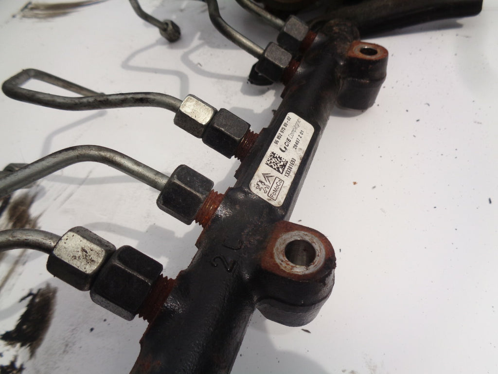 FORD FIESTA MK7 2015 INJECTOR RAIL AND PIPES 96 852 975 80