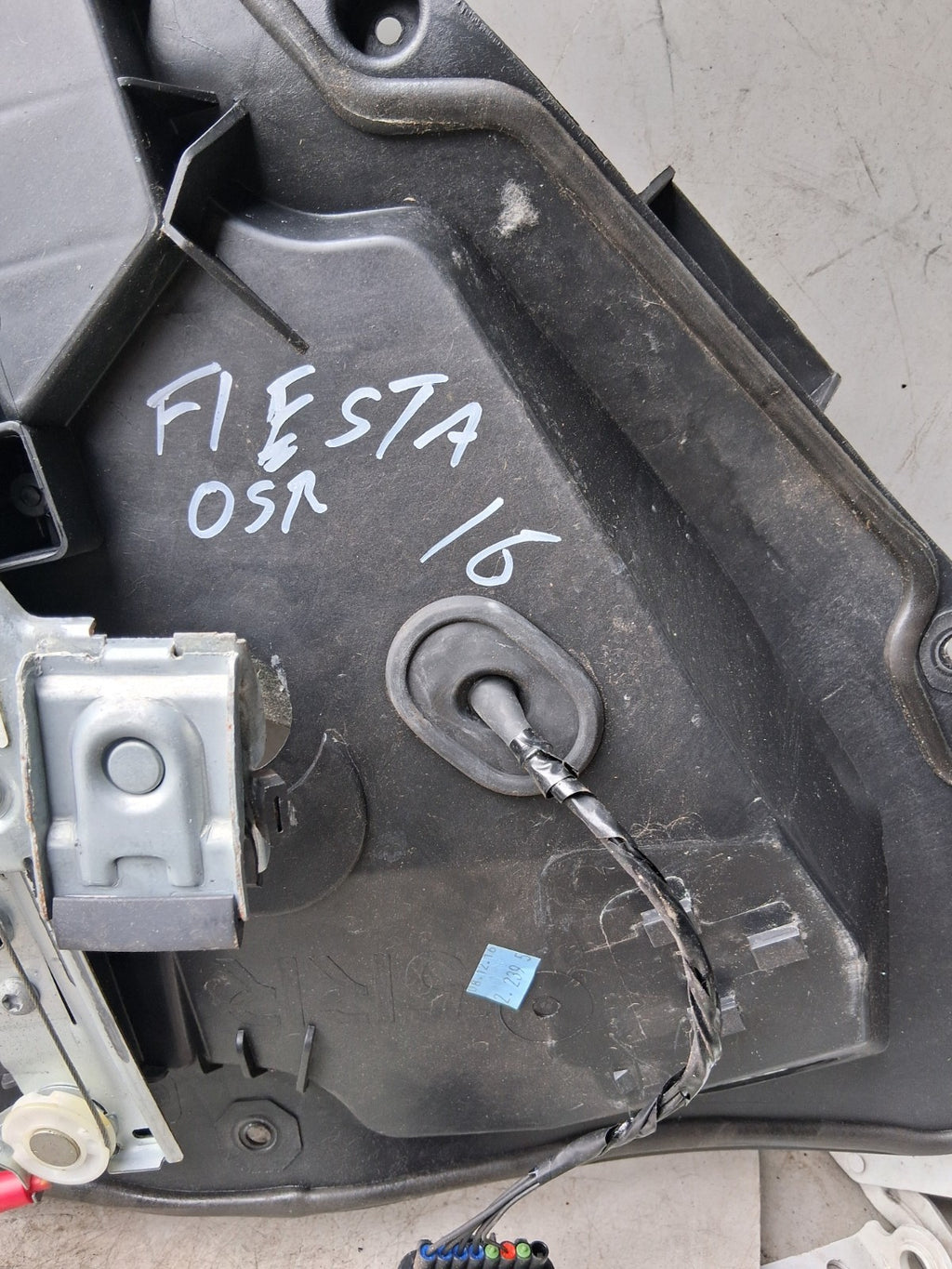 FORD FIESTA MK7 2016 5 DOOR OSR DRIVER SIDE REAR WINDOW REGULATOR 8A61A27000AR
