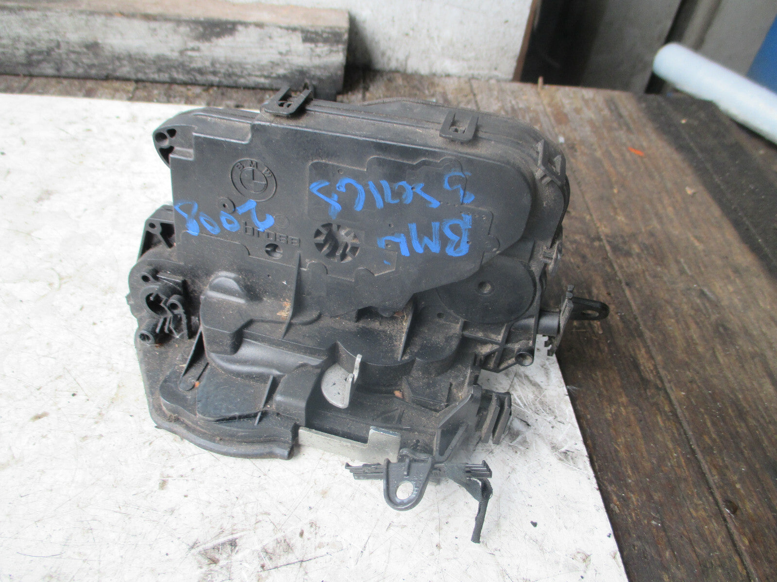 BMW 3 SERIES 2008 E90 OSR DRIVER SIDE REAR DOOR LOCK MECHNAISM 7060296