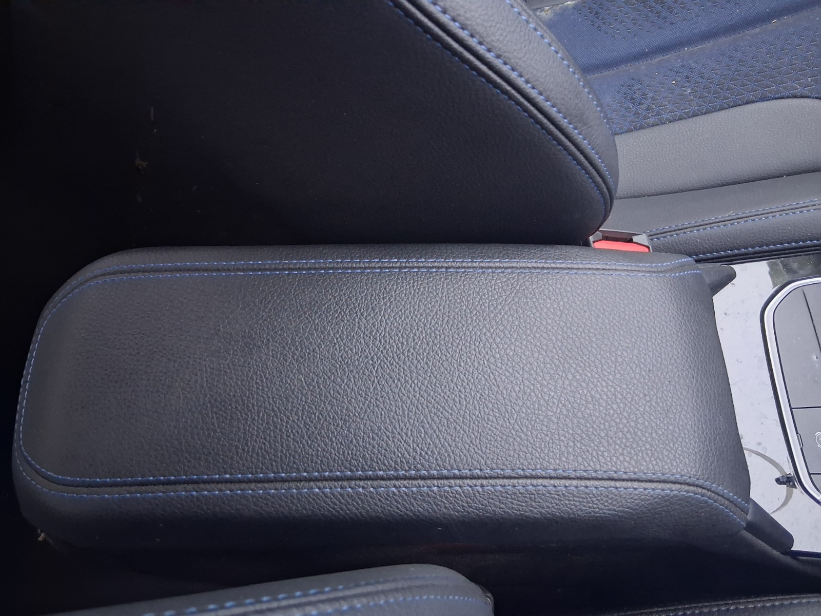 2024 BMW 2 SERIES F44 COUPE M SPORT FRONT CENTER CONSOLE LEATHER ARM REST