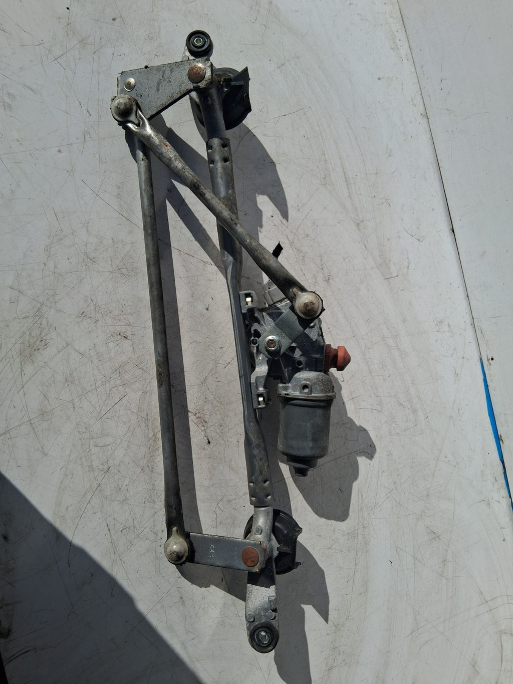 2013 MAZDA CX5 FRONT WINDSCREEN / SHIELD WIPER MOTOR LINKAGE KD7767340A