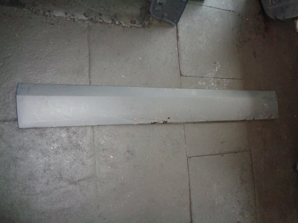 MERCEDES SPRINTER W906 MK2 DRIVERS SIDE FRONT MIDDLE MOULDING A9066901000