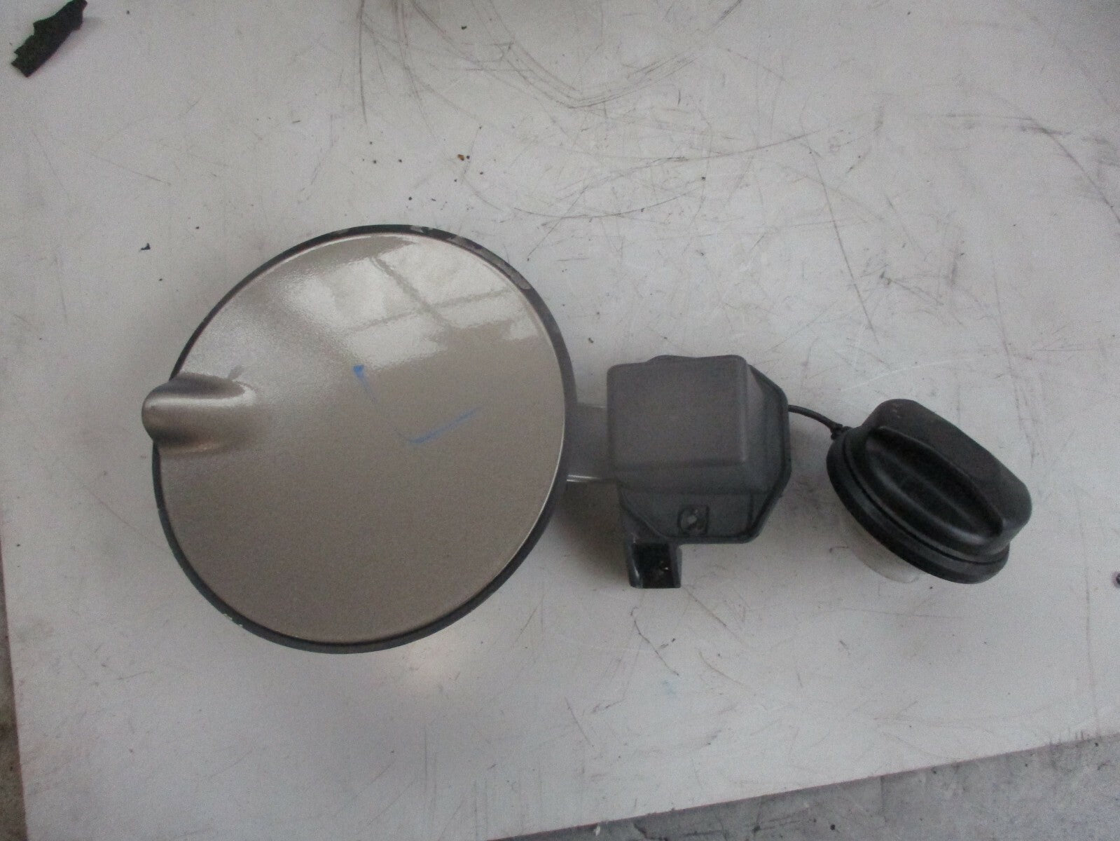 VAUXHALL CORSA D DIESEL FUEL FILLER CAP COVER LIGHT BROWN 13183306 13427916