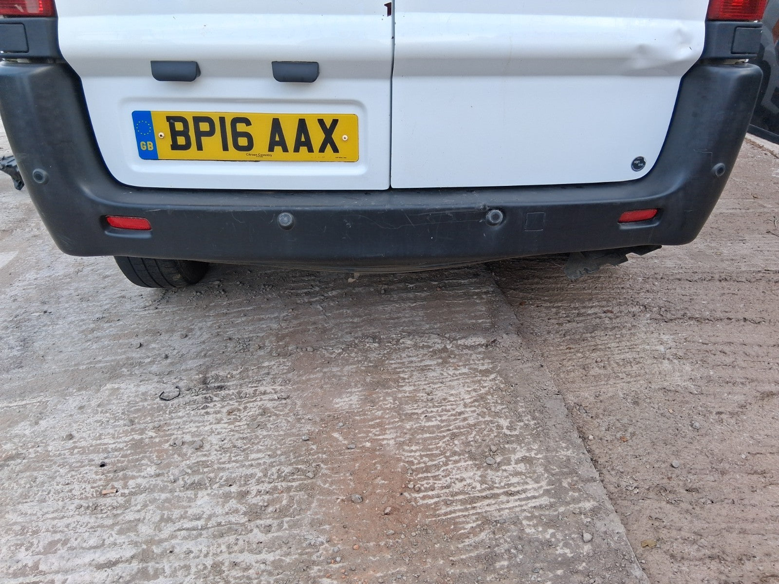 2016 CITROEN DISPATCH MK2 COMPLETE REAR BUMPER WITH PDC SENSORS BLACK