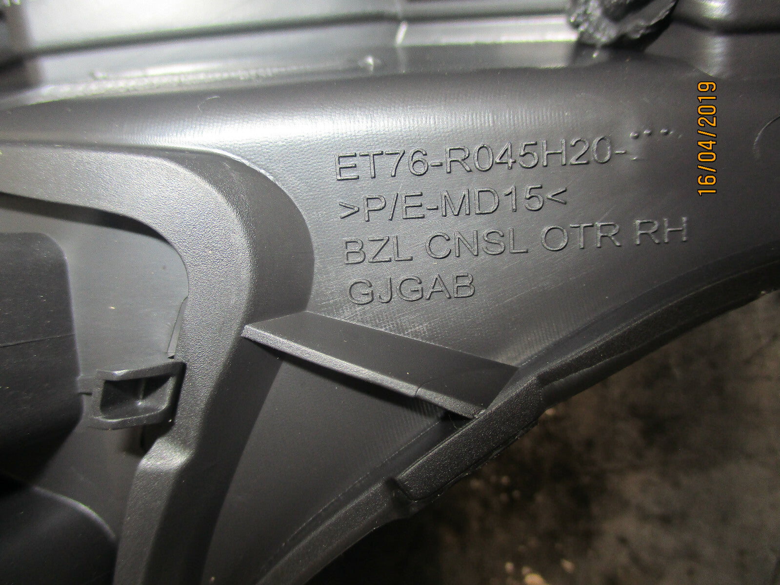 FORD TRANSIT COURIER 2017 GEARSTICK SURROUND TRIM ET76R045H20