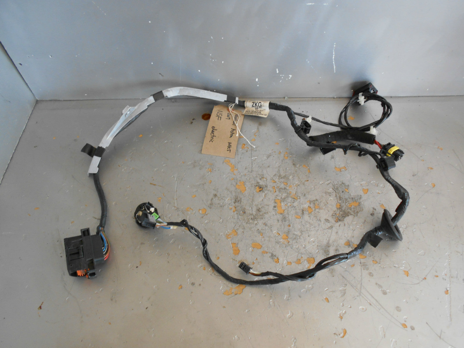 VAUXHALL ASTRA MK5 2009 ESTATE NSF PASSENGER SIDE FRONT DOOR WIRING LOOM