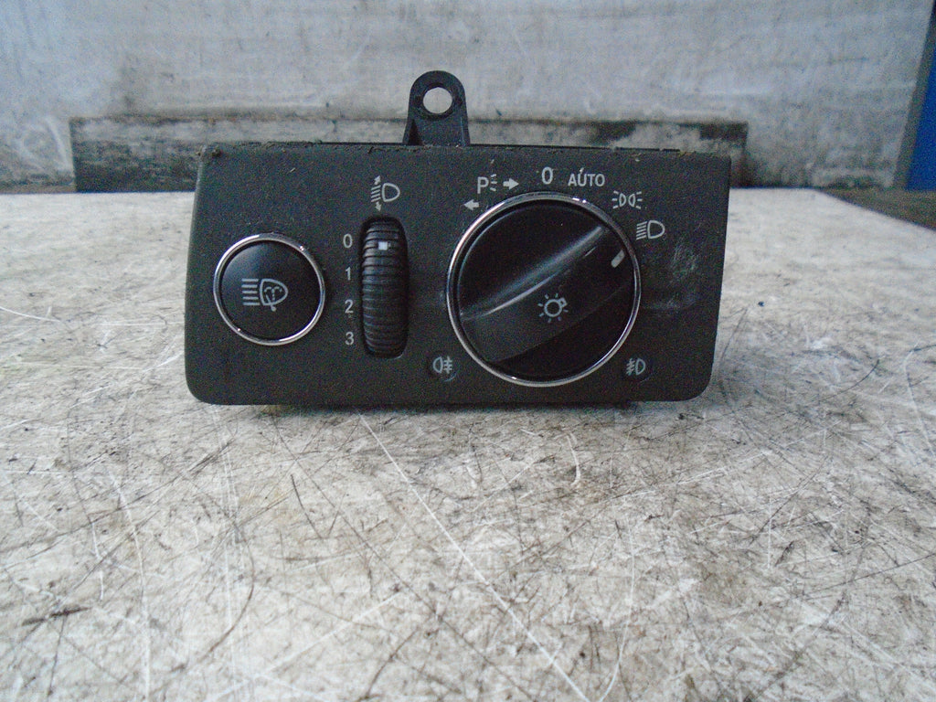 MERCEDES BENZ E CLASS W211 2004 HEADLIGHT CONTROL SWITCH A2115450504