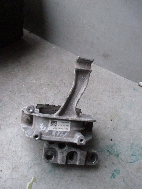 2013 VW GOLF MK7 1.6 DIESEL DRIVER SIDE ENGINE MOUNT 5WA199262D