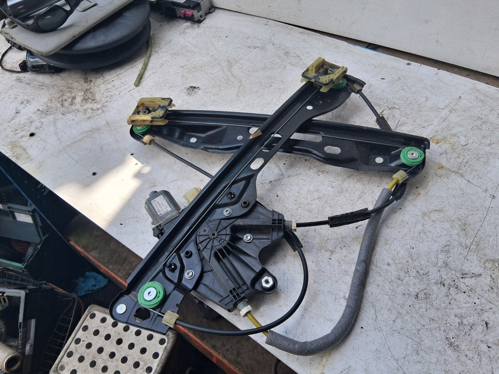 2003 FORD FUSION 2 OSF DRIVER SIDE FRONT RIGHT WINDOW MOTOR REGULATOR C11227101