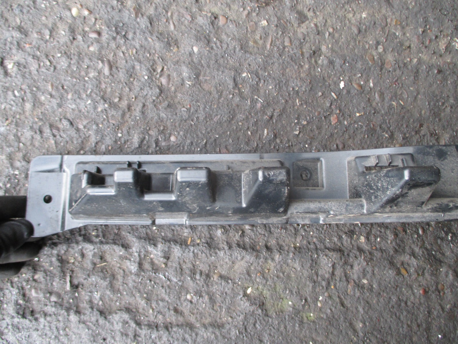 FORD GALAXY MK4 2020 REAR BUMPER BACK PLASTIC SUPPORT BRACKET TRIM EM2B-17C871-N