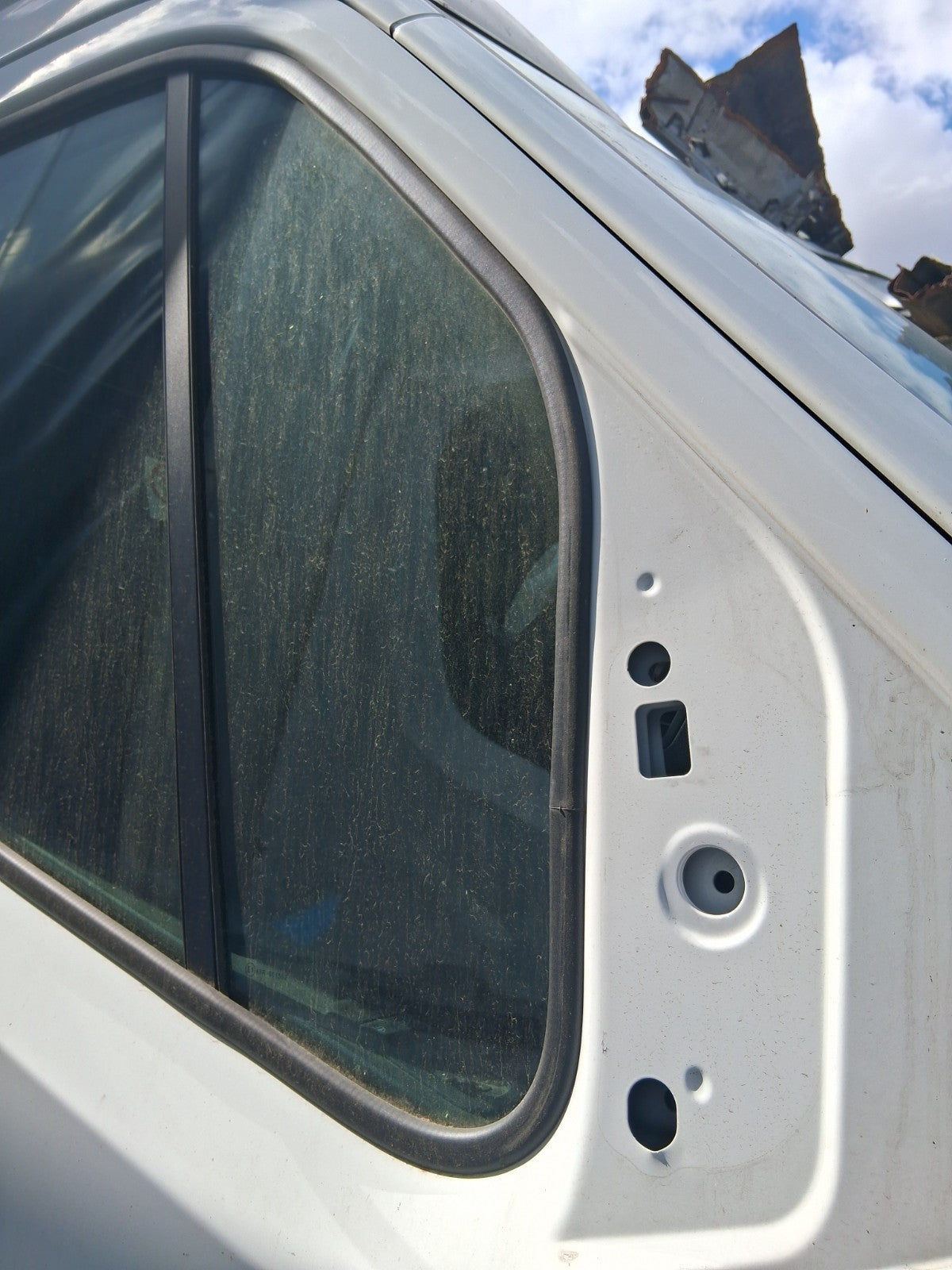 2024 RENAULT MASTER MK3 OSF DRIVER SIDE FRONT QUARTER WINDOW GLASS