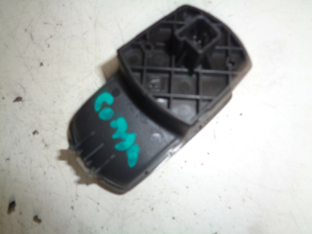 VAUXHALL CORSA D 2007 NSF PASSENGER SIDE FRONT ELECTRIC WINDOW SWITCH 13206806