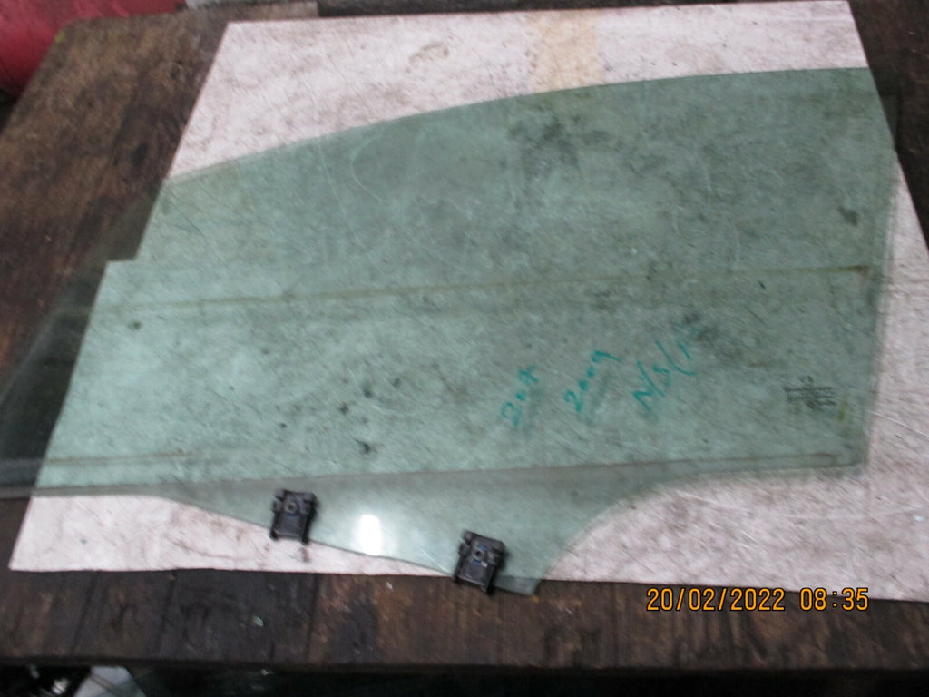 PEUGEOT 207 2009 NSF FRONT PASSENGER SIDE WINDOW GLASS