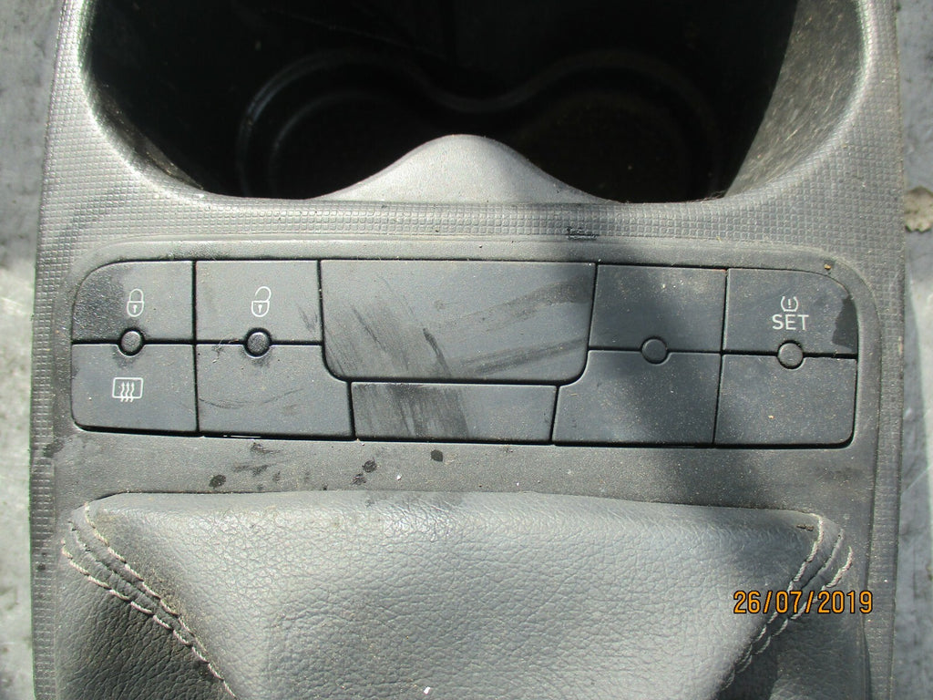 FORD TRANSIT CONNECT MK2 GEAR STICK SURROUND TRIM & KNOB 5 SPEED DV6R7C453LAC